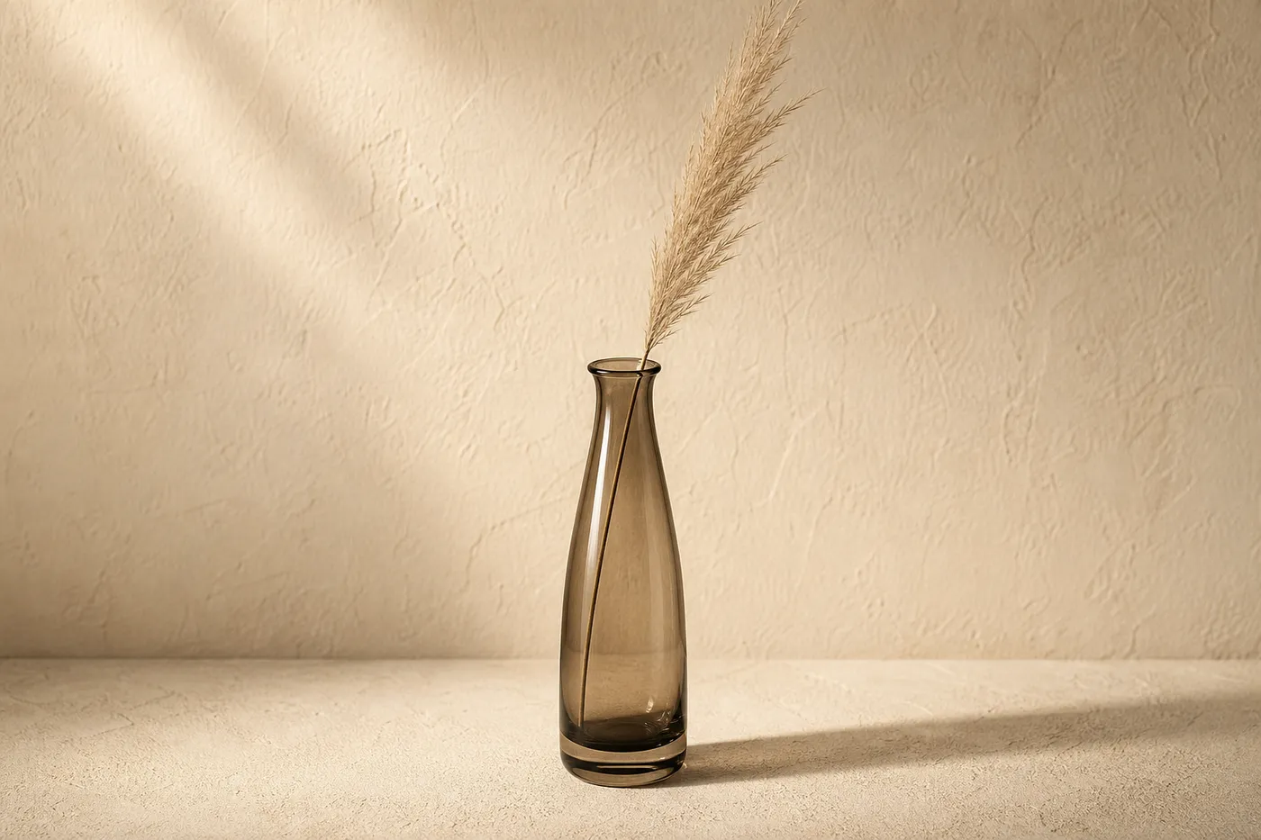Pichet Soliflore Verre Fumé — Essentiel